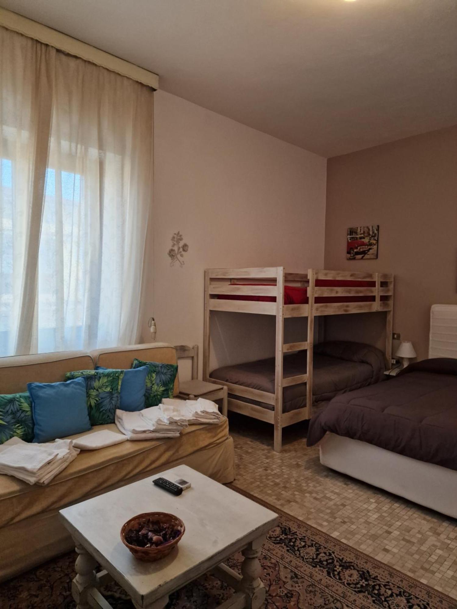 Camere Le Margherite Olbia Exteriör bild