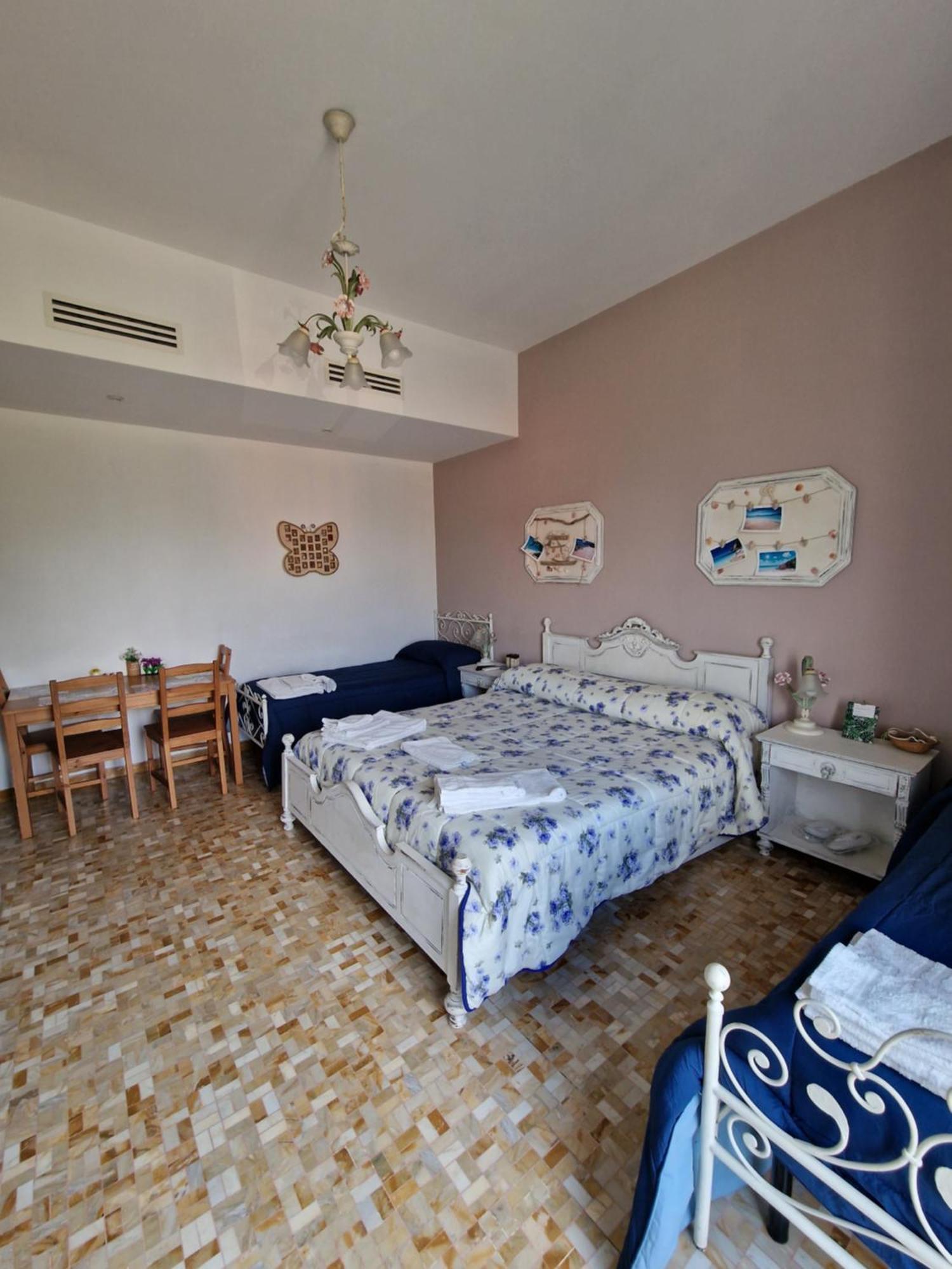 Camere Le Margherite Olbia Exteriör bild